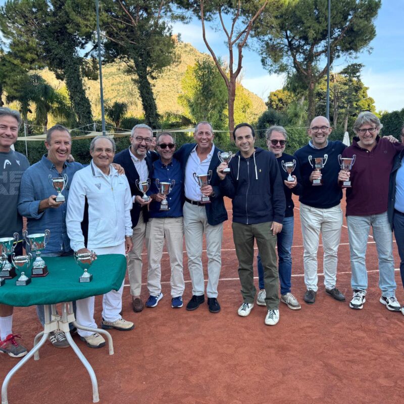 Premiati vincitori e finalisti dei tornei sociali svolti nel mese di luglio