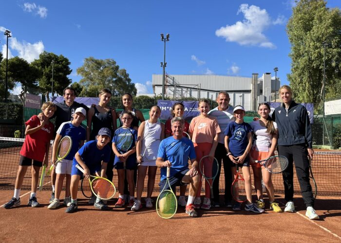 Le giocatrici del team di A1 incontrano gli allievi della Scuola Tennis